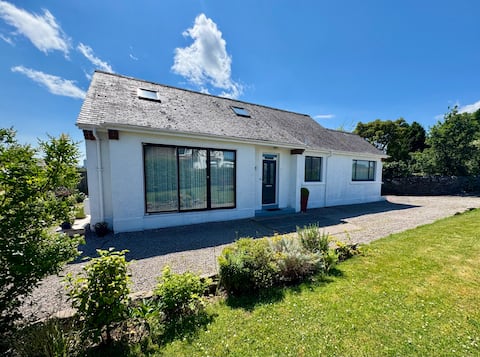 Two bedroom house in Elgin