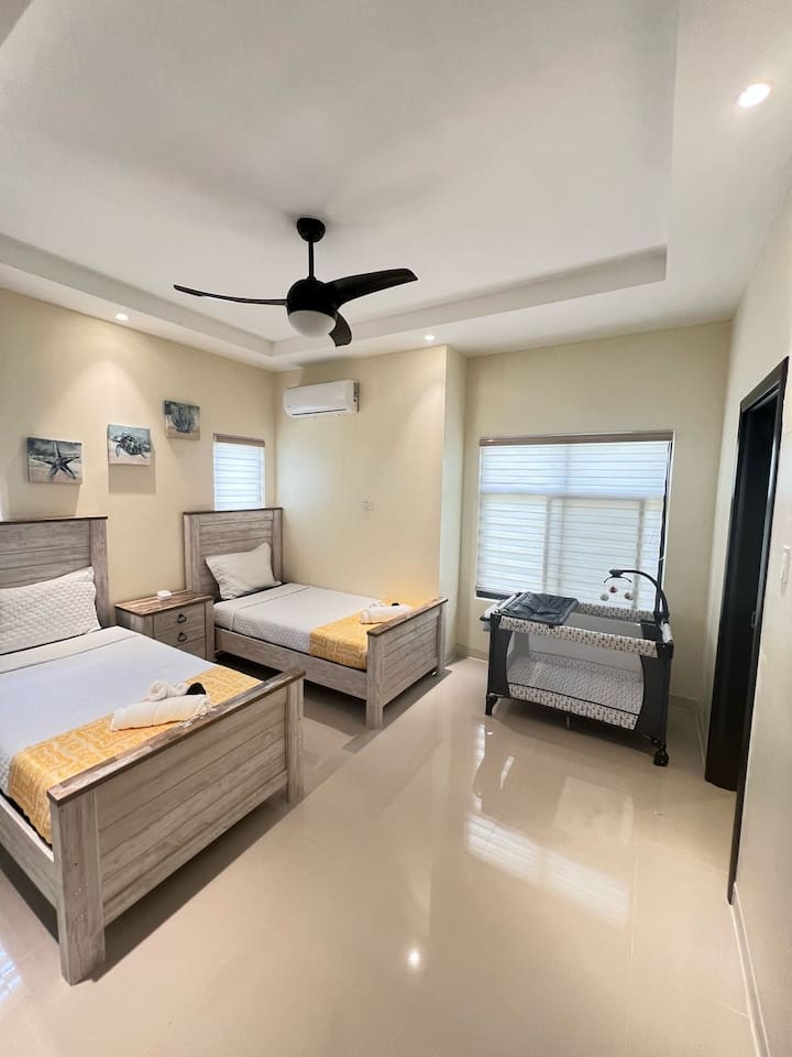 تتوفر خدمة الحزم واللعب عند الطلب لجميع احتياجات الرضع 