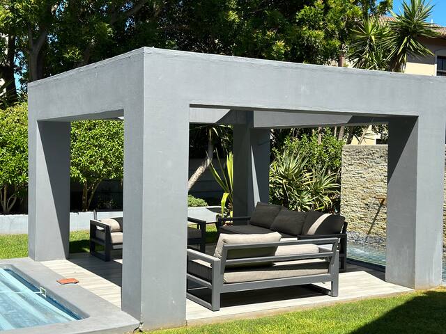 8 sleeper solar-powered home 400m from the beach gallery image 5