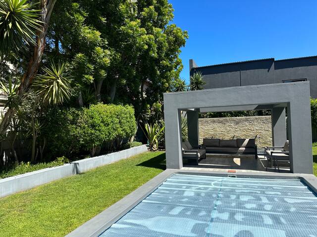 8 sleeper solar-powered home 400m from the beach gallery image 4