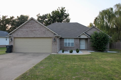 Quiet Comfort: Pet Friendly Retreat Near ASU