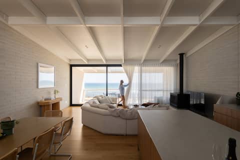Top performing Airbnb: Beachfront retreat ~ Gas fire ~ near McLaren Vale in Adelaide