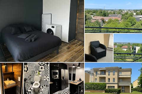 Panoramic view + fully equipped private design balcony