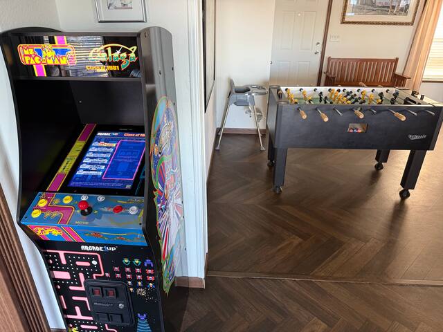 Cozy Lakefront! FirePit, Fireplace, Trails, Games gallery image 3