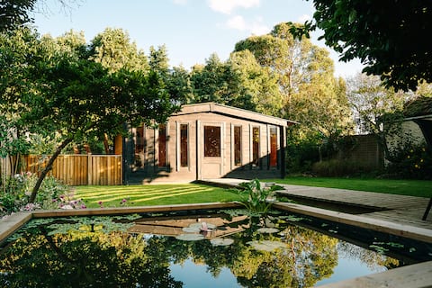 Style & Space - detached home, garden & cabin