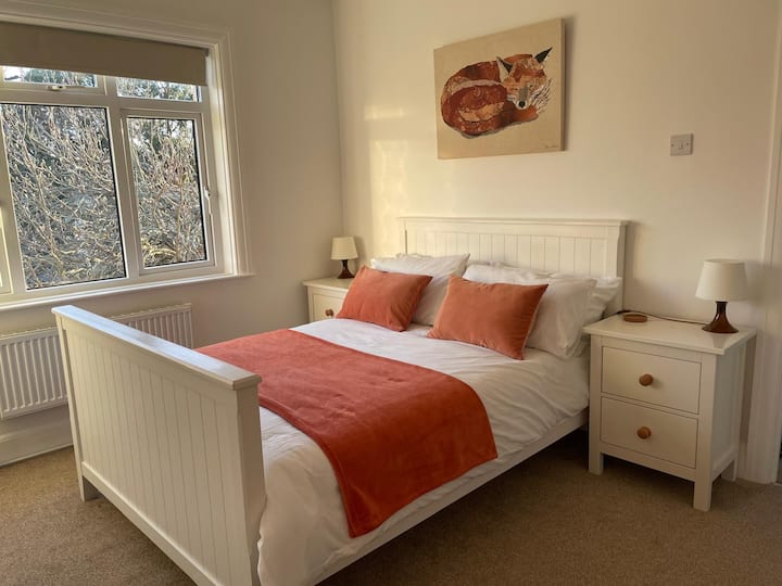 Spálňa 2: na poschodí, štandardná manželská posteľ