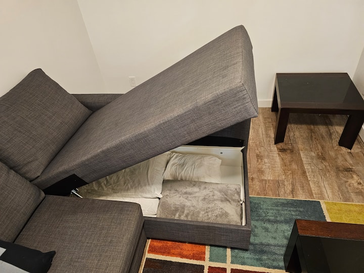 Your Home Away From Home 2 Bed Rooms+ Sofabed - Edmonton