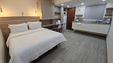 23 Behind the Hyper Jumbo with power plant