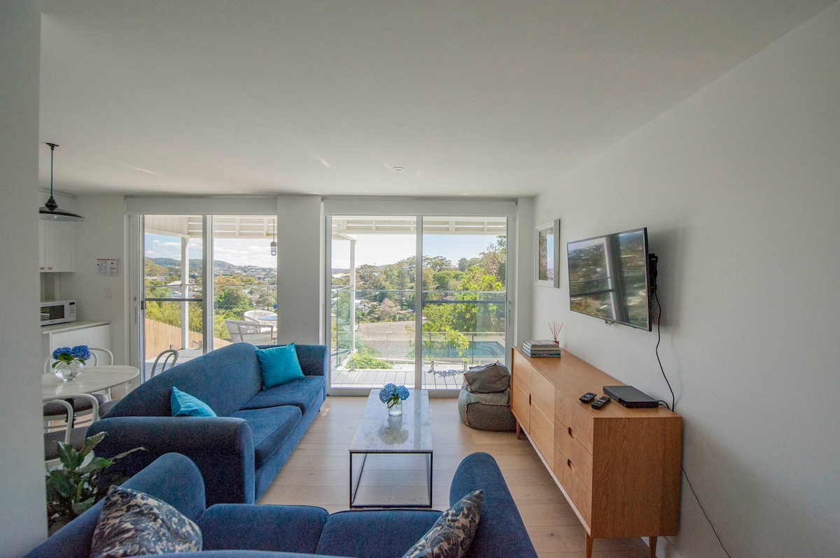Successful Airbnb property: Holiday heaven - Luxury, pool, peace & epic views in Terrigal