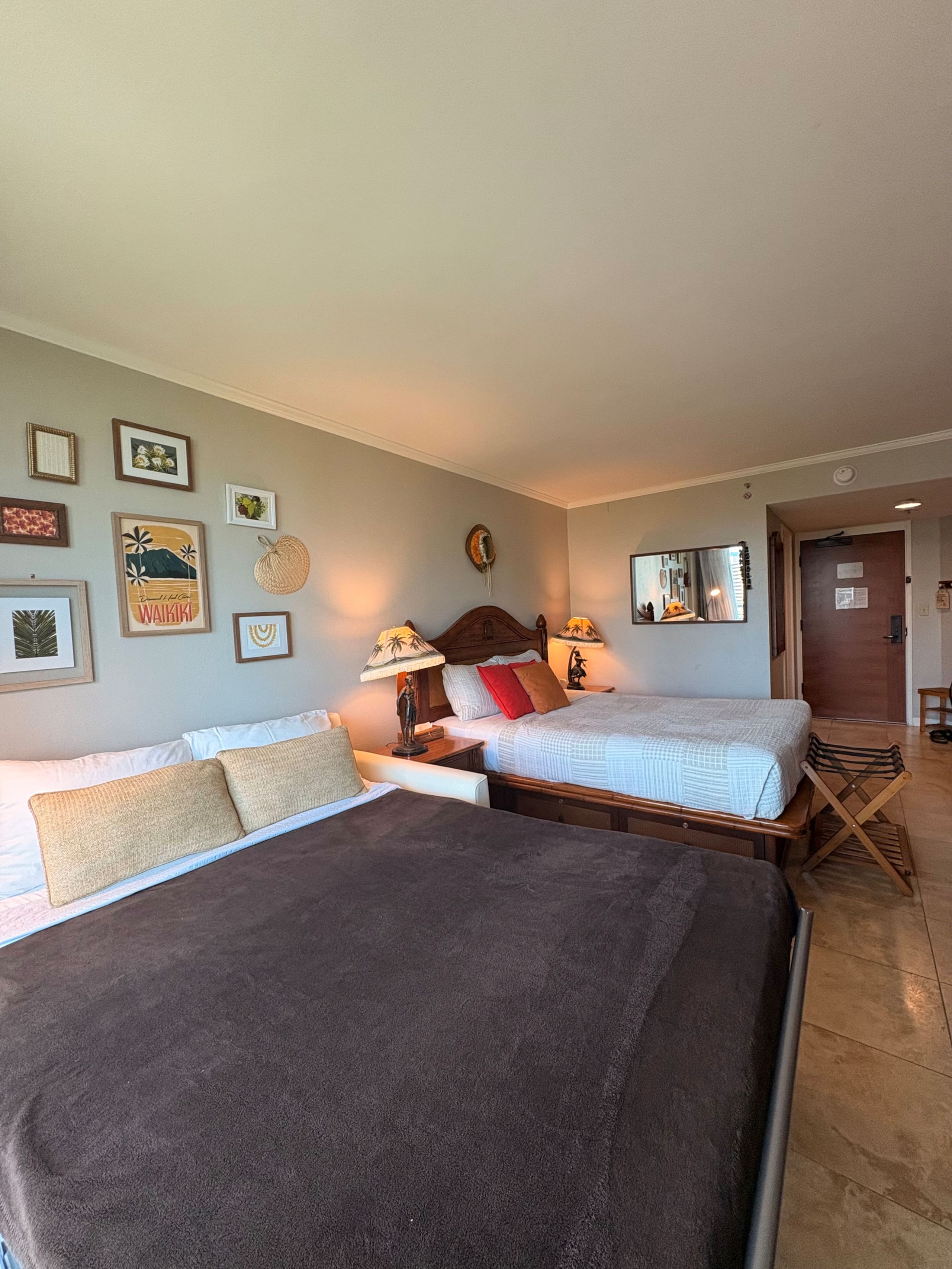 Relaxing 4 Star Luana Waikiki Hotel w/Park View - Image 51