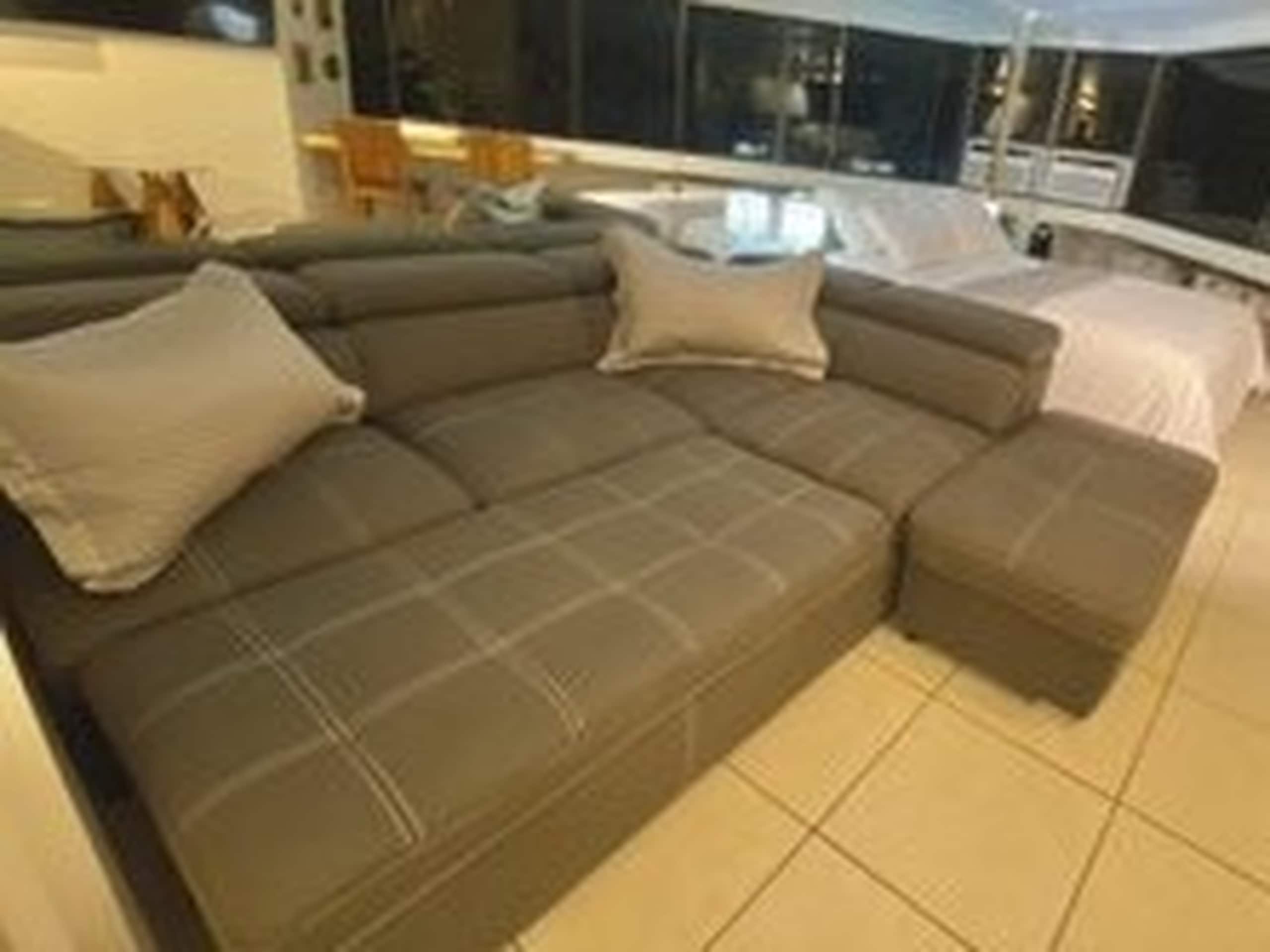 Stunning Waikiki Views • Prime Location + Parking - Image 22