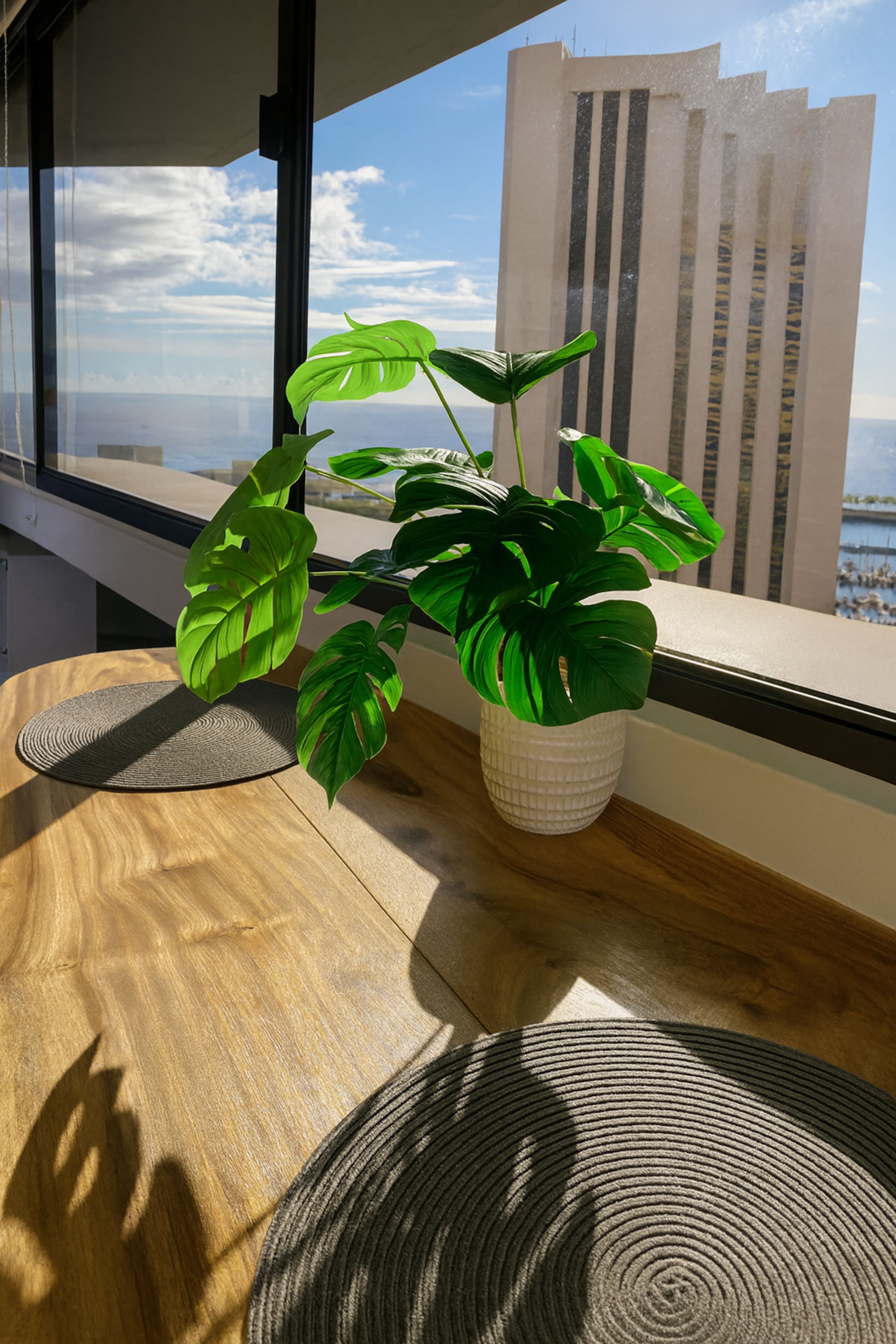 Stunning Waikiki Views • Prime Location + Parking - Image 18