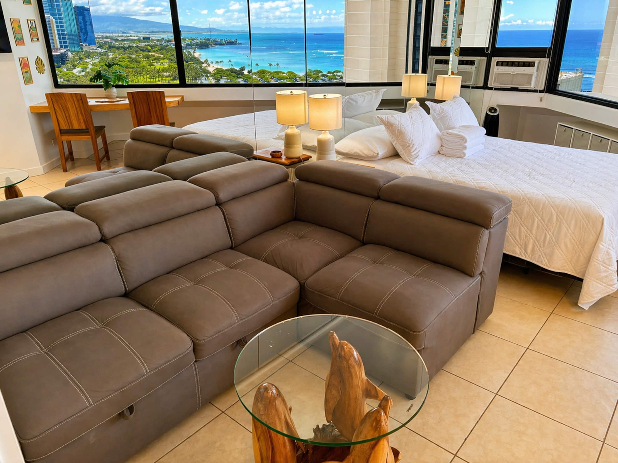 Stunning Waikiki Views • Prime Location + Parking - Image 44
