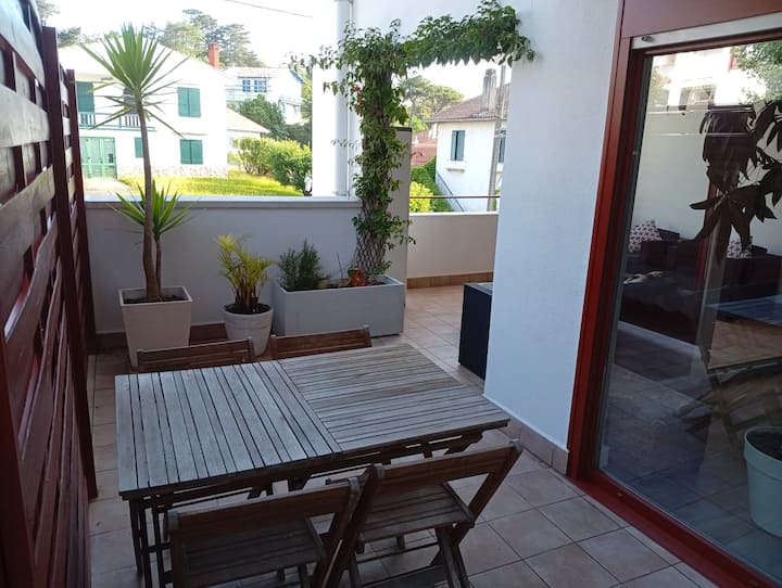 Appartement Avec Terrasse, Garage, Plage à 4 Min - Hendaye