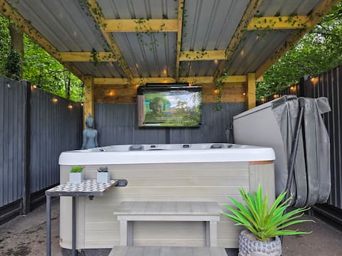 World cup in private hot tub with beer