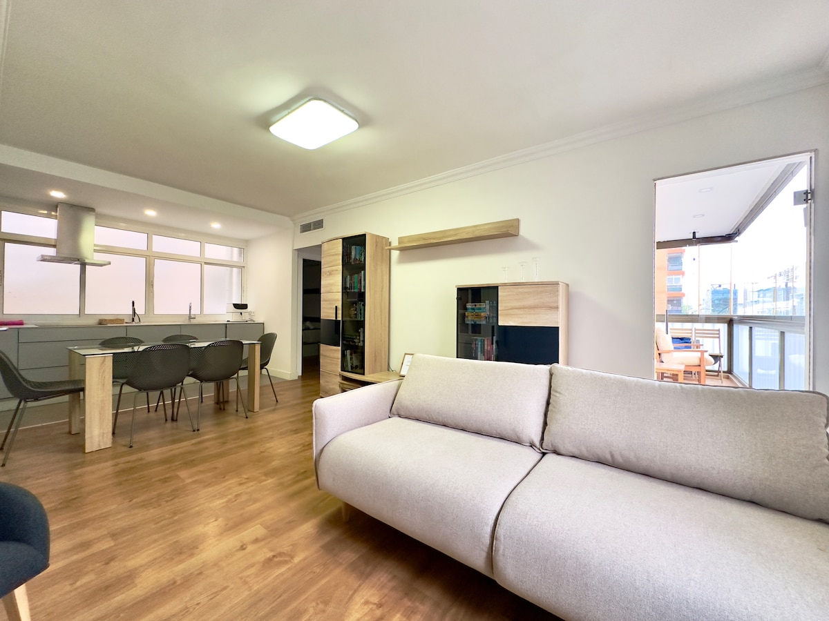 Top performing Airbnb: Ayala Málaga City Center 6pax in Parque Ayala