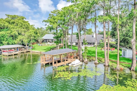 Lakefront Paradise Near Attractions