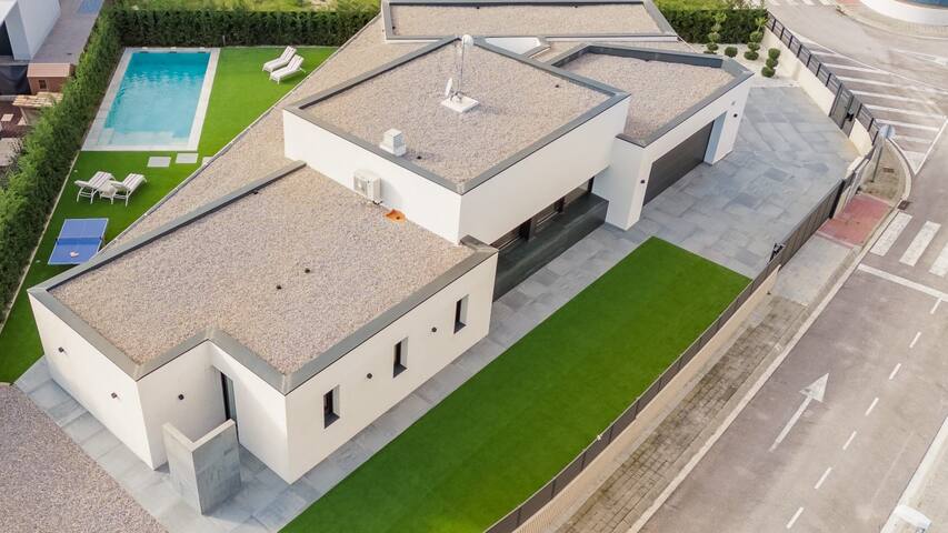 Impresionante casa a 10 minutos de la playa gallery image 3