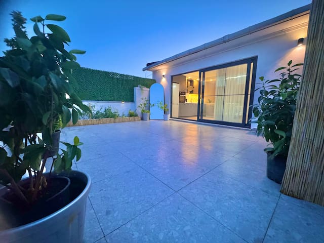 Nişantaşı-luxury large apartment with terrace gallery image 3