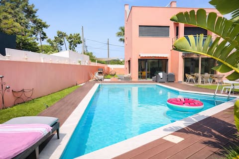 Spacious Villa Terracotta, beach nearby, pool & AC