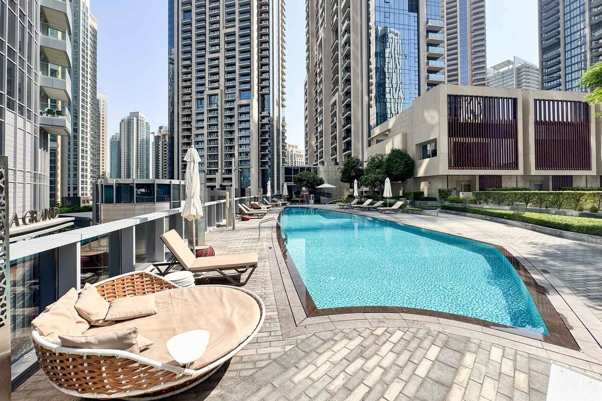 2 Bedroom Furnished Apartment with Burj Khalifa & Fountain View · VII 3