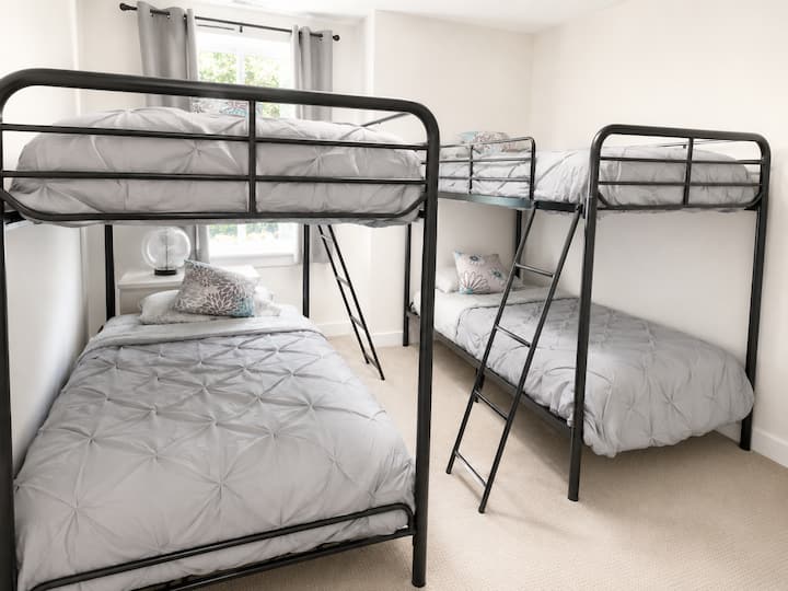 Twin bunk beds
