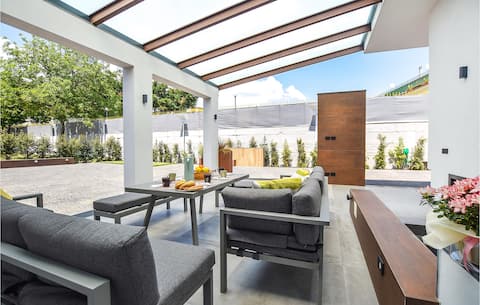 1 bedroom beautiful home in Terzigno