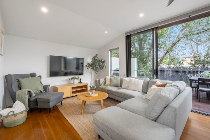 Standalone Townhouse In Bulimba - Balmoral