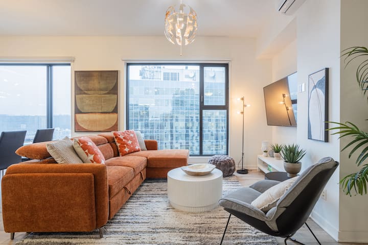 Free Indoor Parking Old Montreal 4 gallery image 2