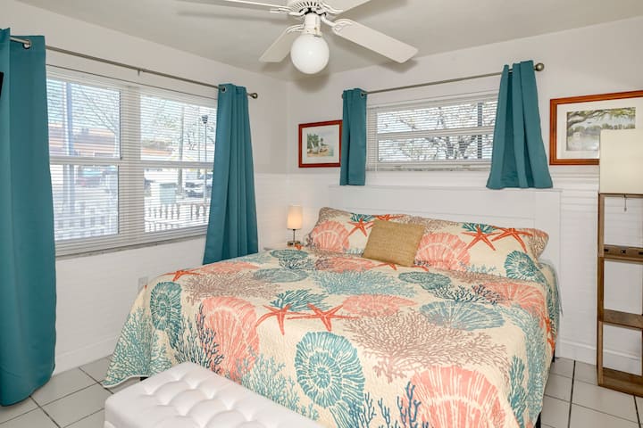 King size memory foam bed with charging lamps on both sides.