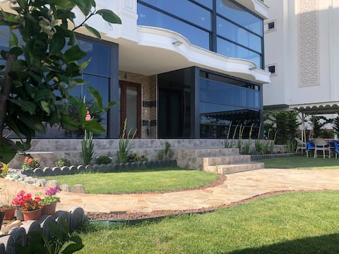 Apartment with Garden and Nature and Sea View (for 11 people)