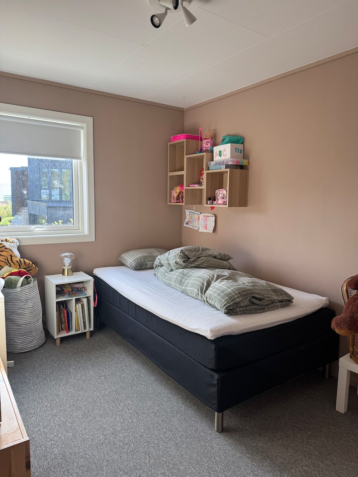 საძინებელი 4