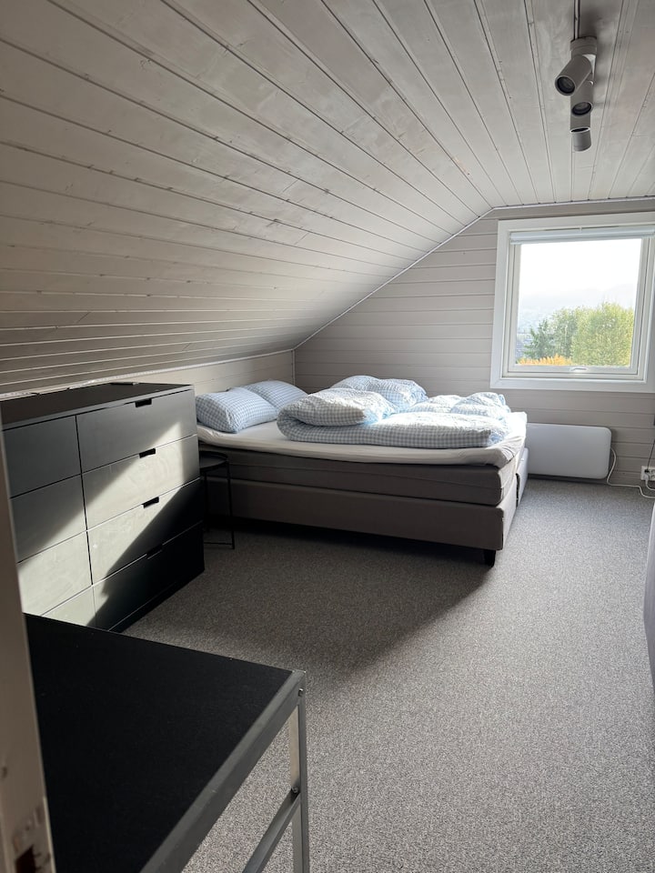 საძინებელი 1