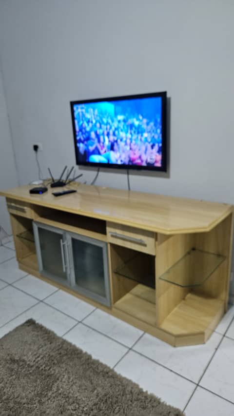 House with 5 bedrooms, 4 bathrooms and barbecue area.