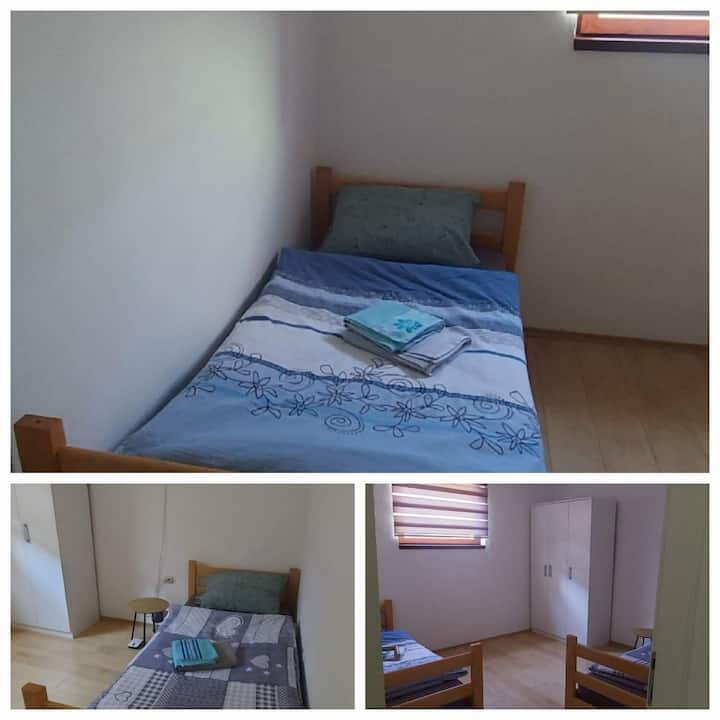 غرفة النوم 2