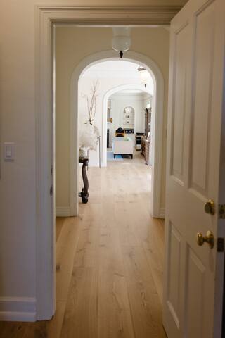 Dutches-by-the-Sea Estate gallery image 4