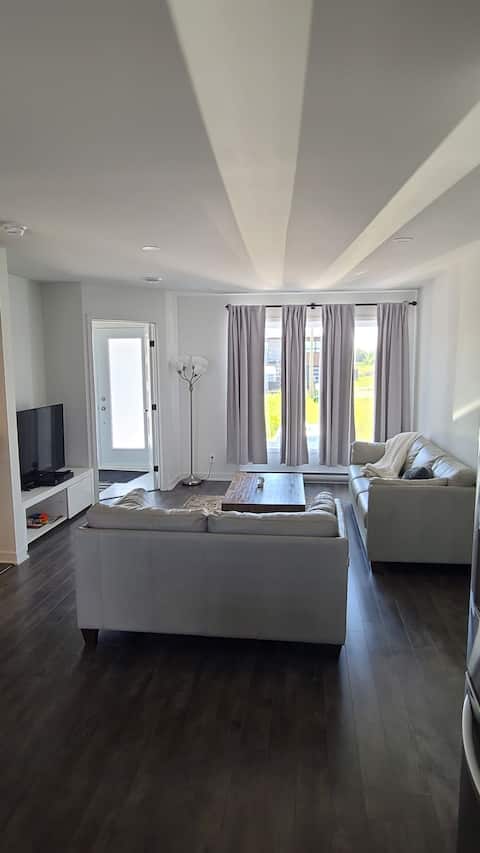 New Valleyfield House
3 bedrooms 3 beds