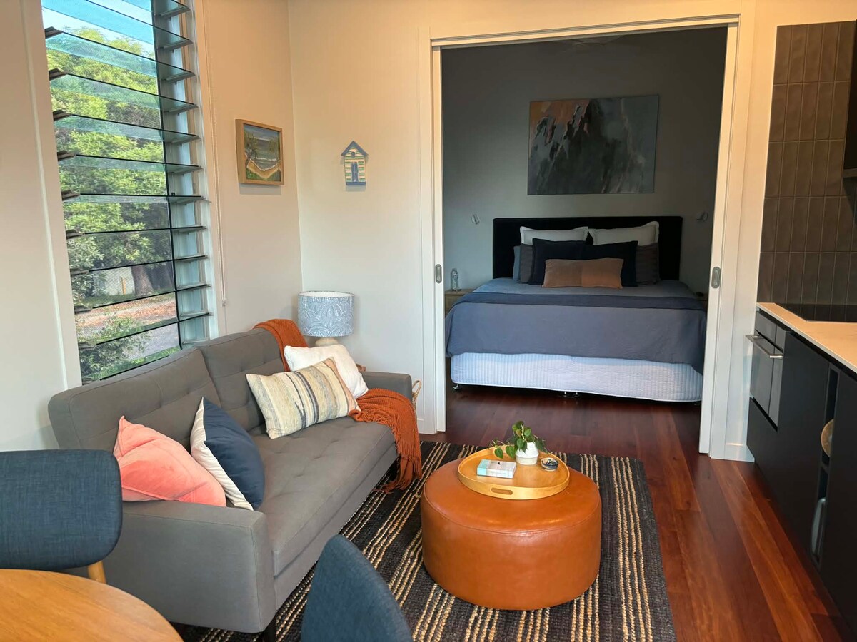 Popular Airbnb listing: Beach Box Studio in Point Lookout