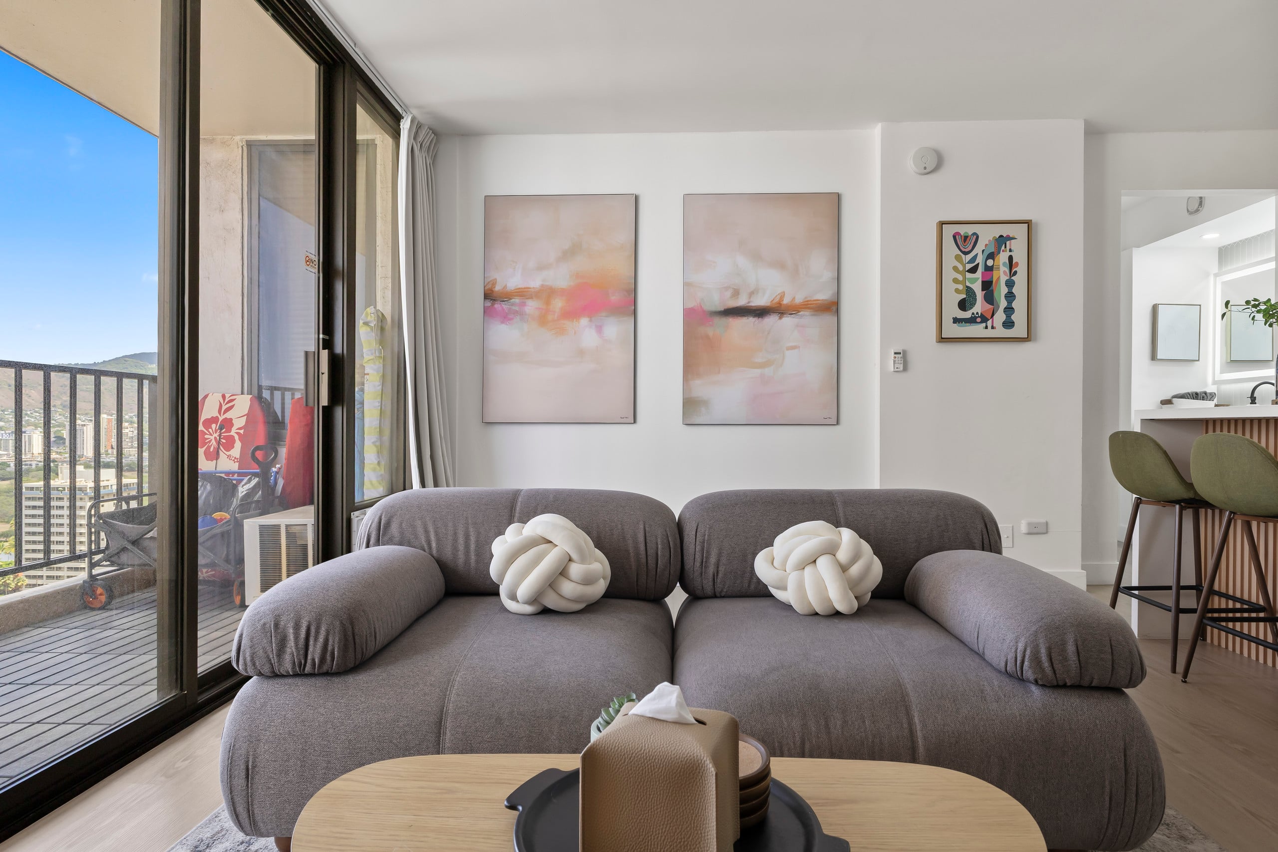 23FL- Modern 1 Bedroom Close to Beach w/Parking - Image 11