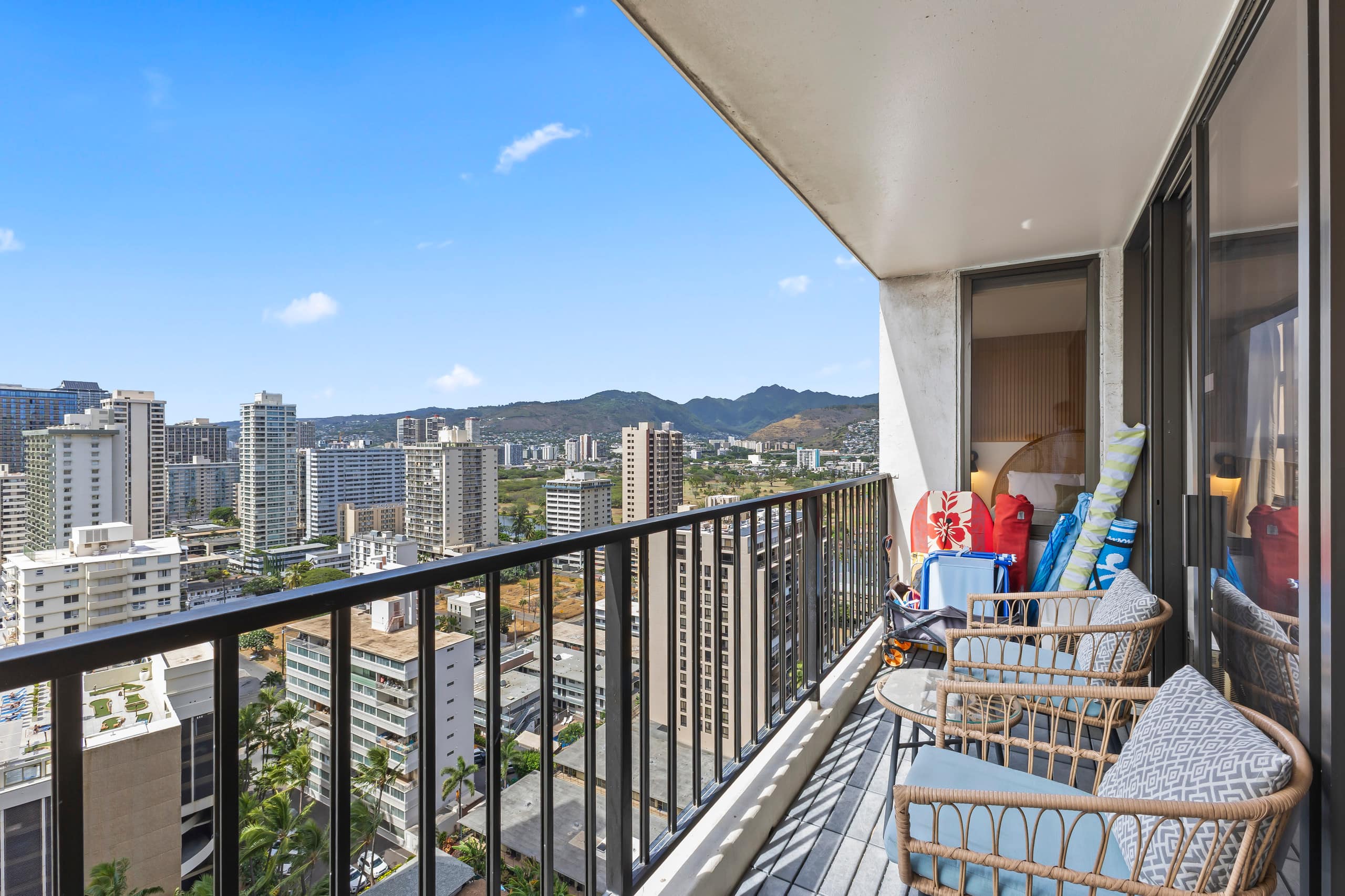 23FL- Modern 1 Bedroom Close to Beach w/Parking - Image 30