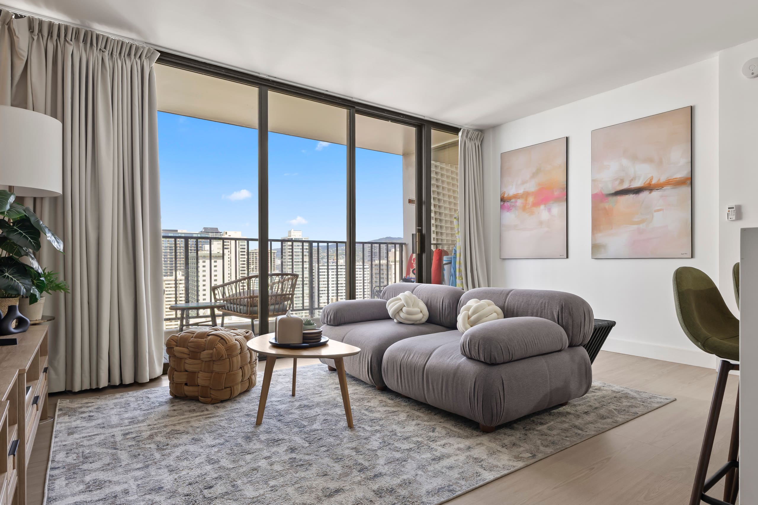 23FL- Modern 1 Bedroom Close to Beach w/Parking - Image 8