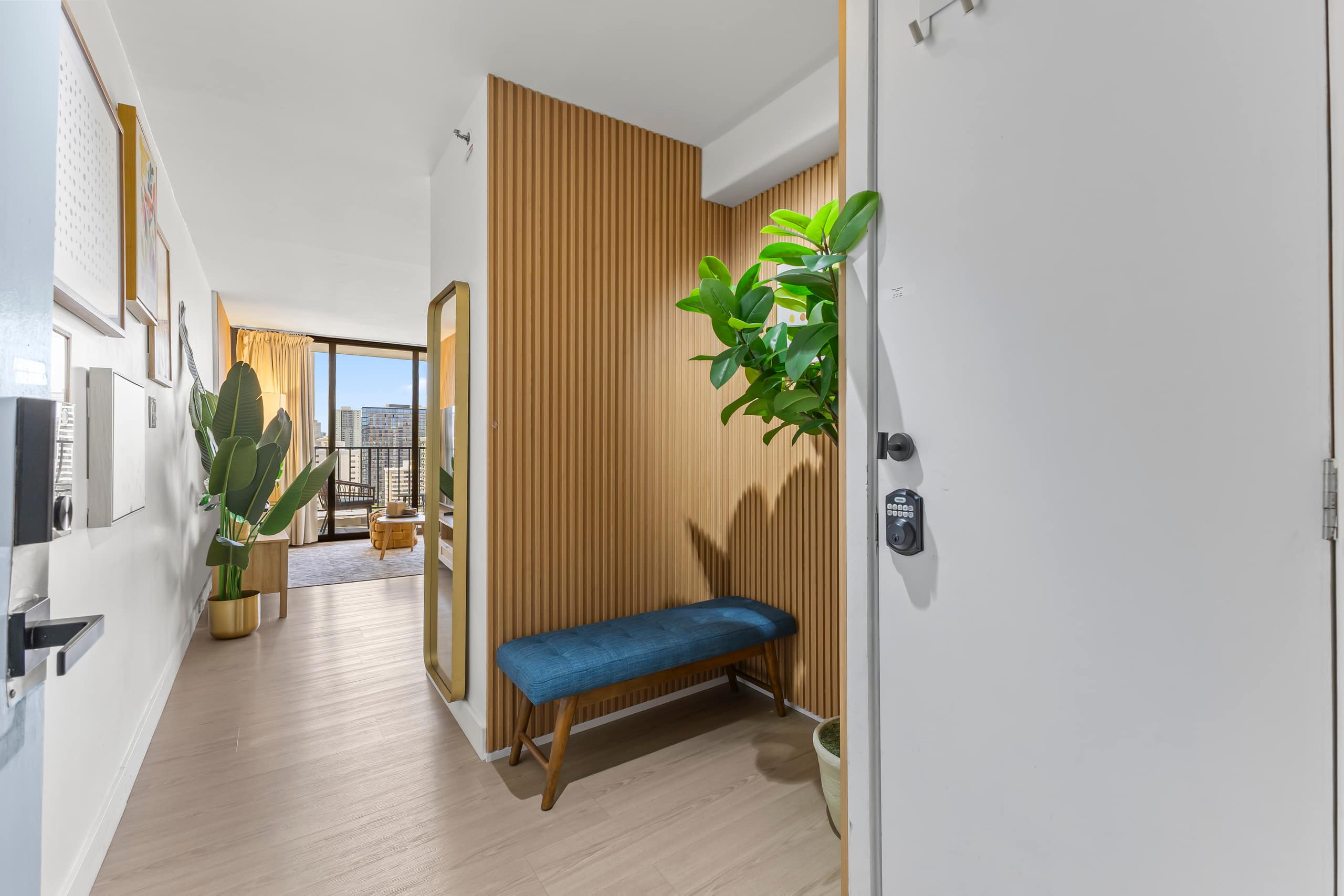 23FL- Modern 1 Bedroom Close to Beach w/Parking - Image 12