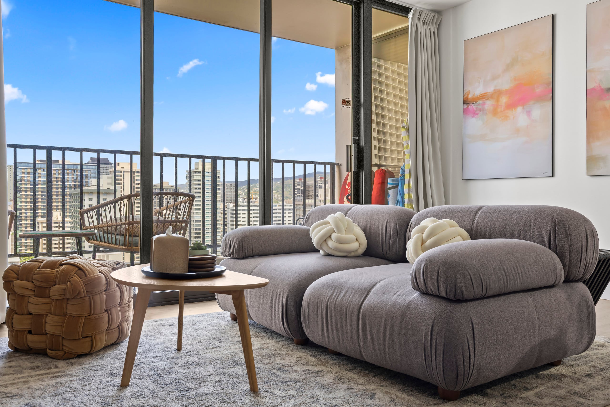 23FL- Modern 1 Bedroom Close to Beach w/Parking - Image 10
