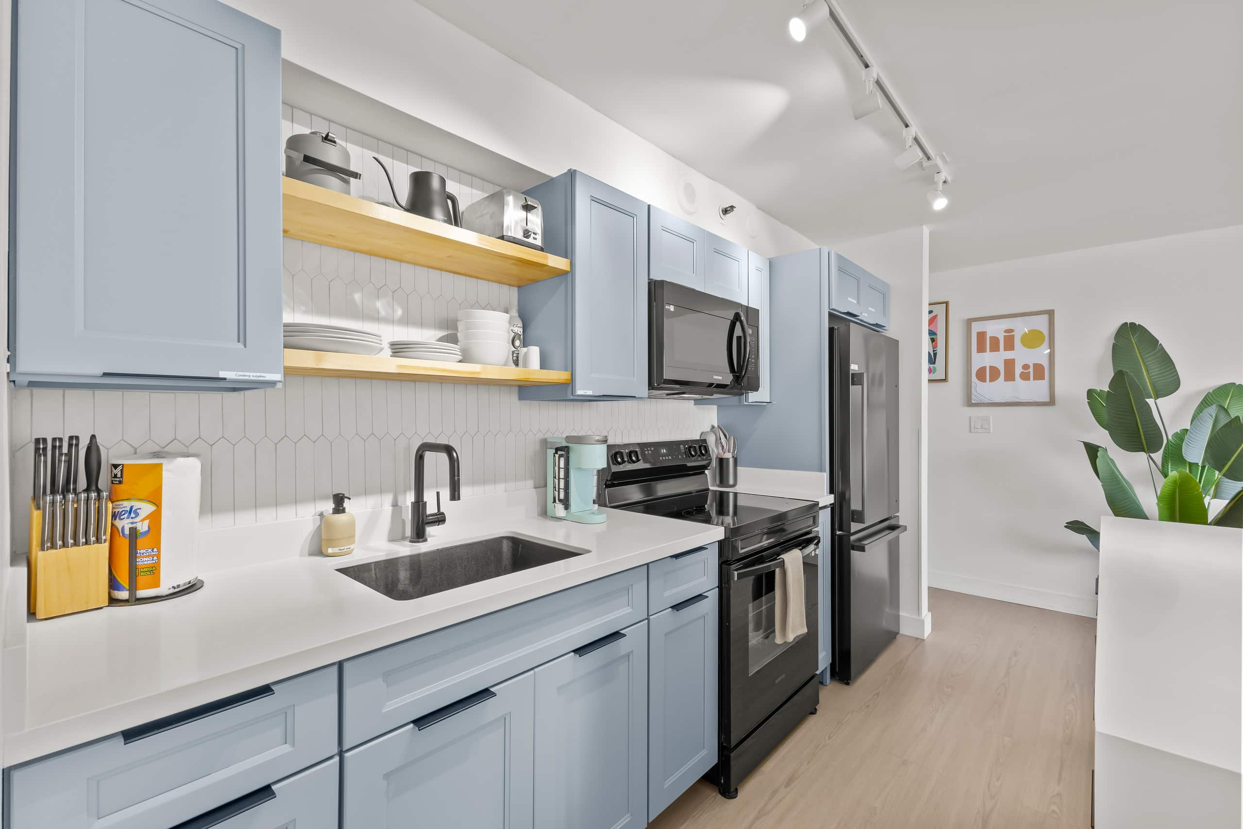 23FL- Modern 1 Bedroom Close to Beach w/Parking - Image 14