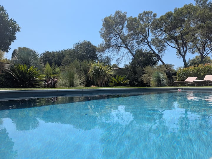 Villa Moderne Avec Piscine En Centre-ville - Nîmes