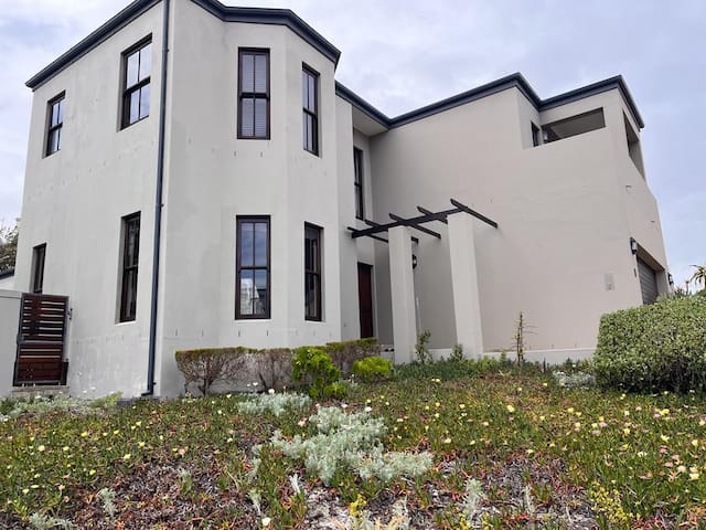 Jambase| Security Estate 1km to Beach Kite Surfing