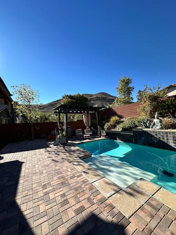 Premium resort-like 3 bdrm. Sleeps 8