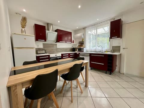 Spacious Duplex - 3 beds