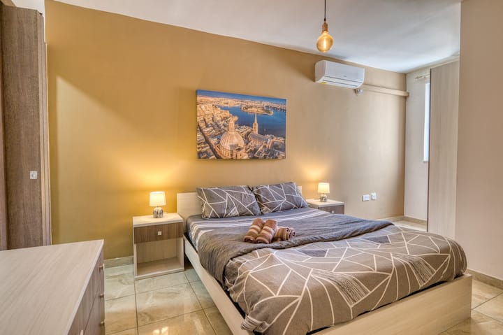 Sunrise Apt 6 photo 3