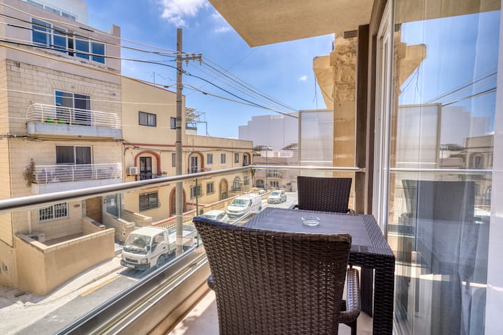 Sunrise Apt 6 photo 2